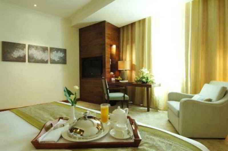 Hotel Pardede International Medan Exterior photo